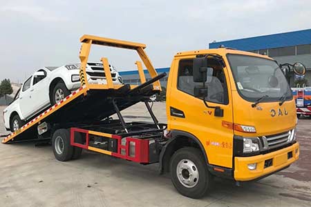 东青高速G18道路救援维修搭电换胎送油流动补胎钣金喷漆拖车救援